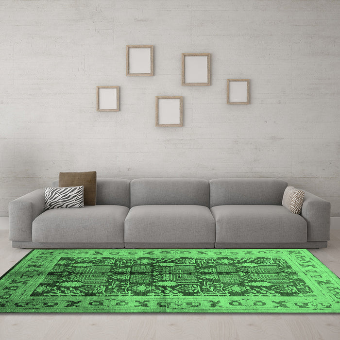 Machine Washable Oriental Emerald Green Industrial Area Rugs in a Living Room,, wshurb840emgrn