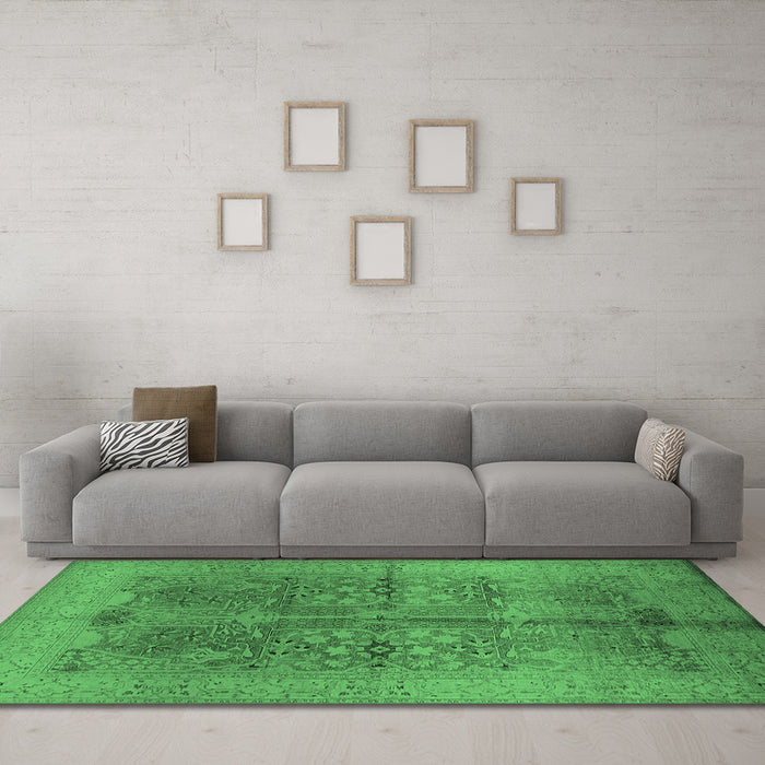 Machine Washable Oriental Emerald Green Industrial Area Rugs in a Living Room,, wshurb841emgrn