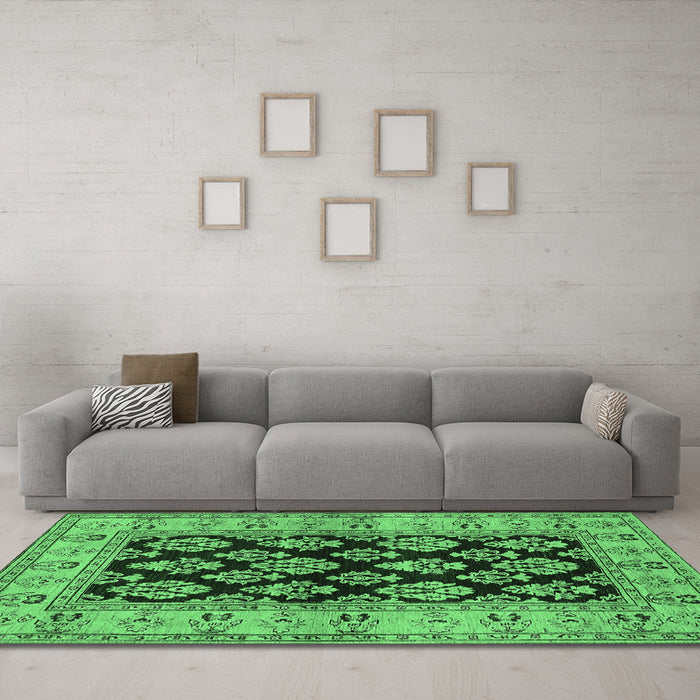 Machine Washable Oriental Emerald Green Industrial Area Rugs in a Living Room,, wshurb842emgrn