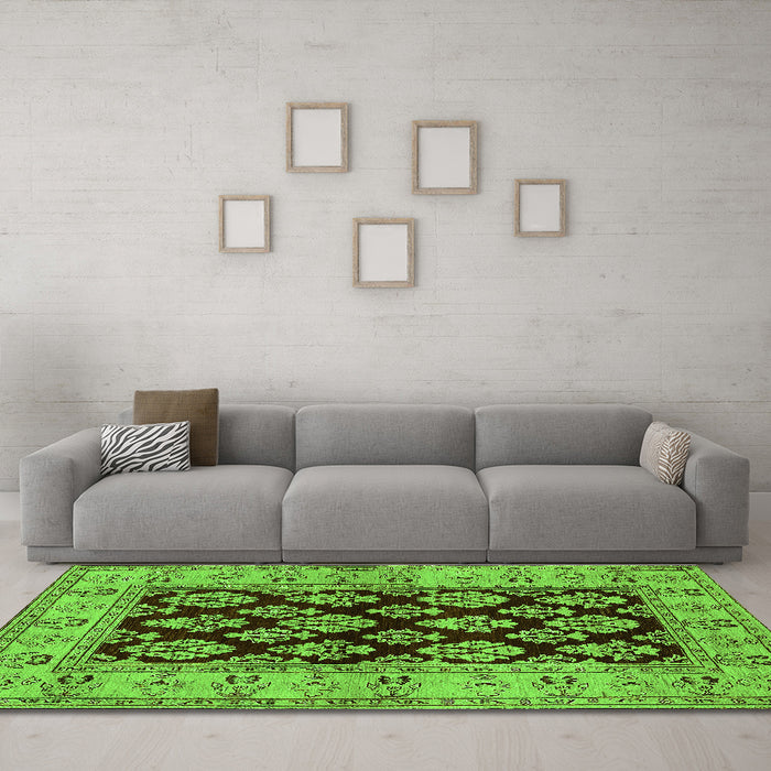Machine Washable Oriental Green Industrial Area Rugs in a Living Room,, wshurb842grn