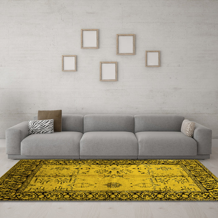 Machine Washable Oriental Yellow Industrial Rug in a Living Room, wshurb847yw