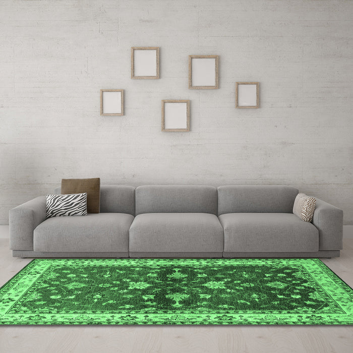 Machine Washable Oriental Emerald Green Industrial Area Rugs in a Living Room,, wshurb850emgrn