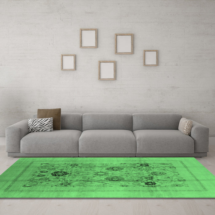 Machine Washable Oriental Emerald Green Industrial Area Rugs in a Living Room,, wshurb855emgrn