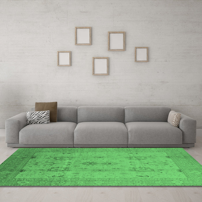 Machine Washable Oriental Emerald Green Industrial Area Rugs in a Living Room,, wshurb856emgrn