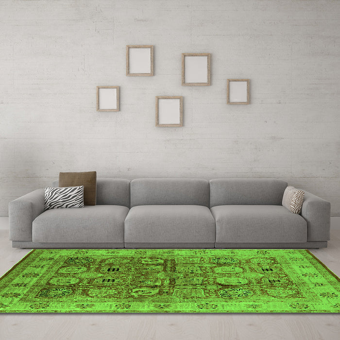 Machine Washable Oriental Green Industrial Area Rugs in a Living Room,, wshurb859grn