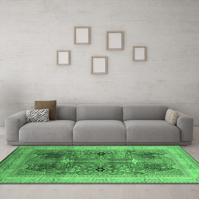 Machine Washable Oriental Emerald Green Industrial Area Rugs in a Living Room,, wshurb863emgrn