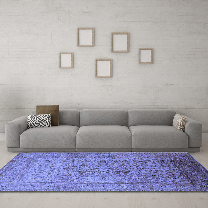 Machine Washable Oriental Blue Traditional Rug in a Living Room, wshurb866blu
