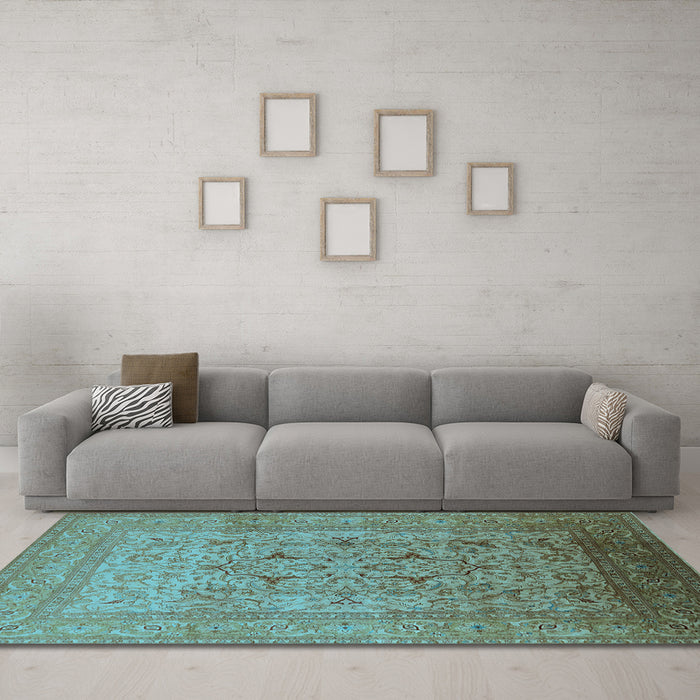 Machine Washable Oriental Light Blue Traditional Rug in a Living Room, wshurb866lblu