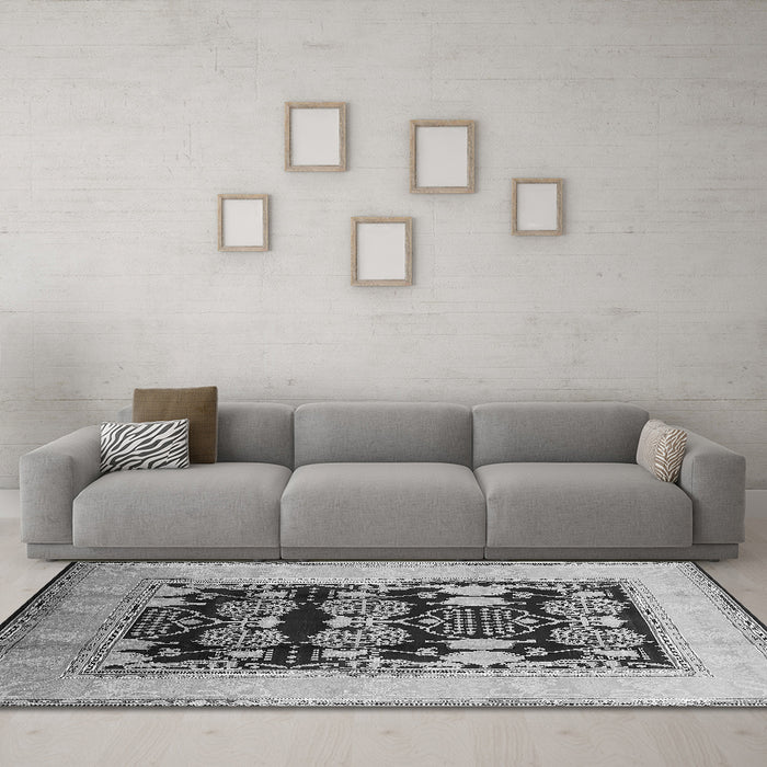 Machine Washable Oriental Gray Traditional Rug in a Living Room,, wshurb867gry