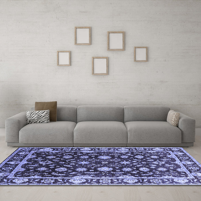 Machine Washable Oriental Blue Traditional Rug in a Living Room, wshurb868blu