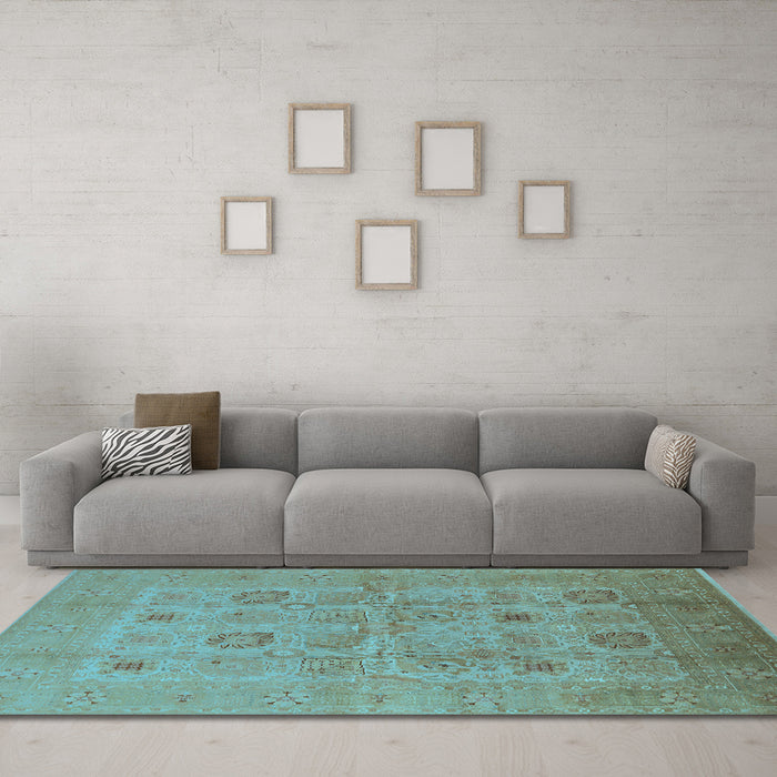 Machine Washable Oriental Light Blue Traditional Rug in a Living Room, wshurb872lblu