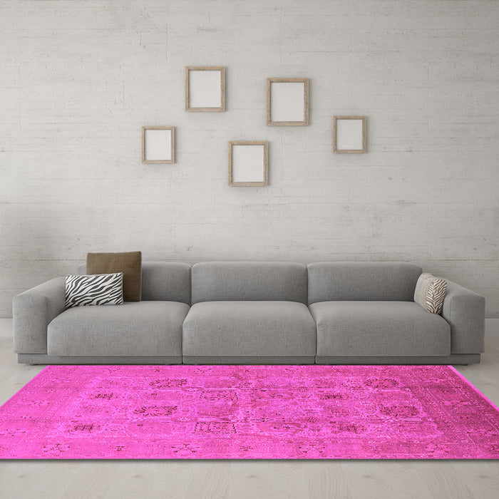 Machine Washable Oriental Pink Traditional Rug in a Living Room, wshurb872pnk
