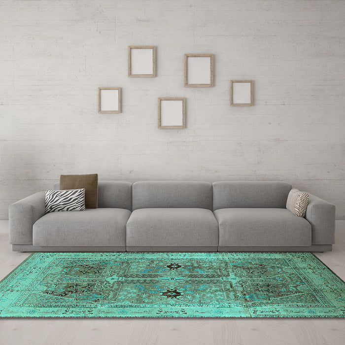 Machine Washable Oriental Turquoise Traditional Area Rugs in a Living Room,, wshurb873turq