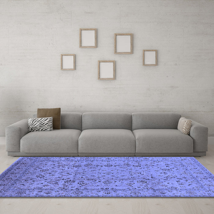 Machine Washable Oriental Blue Traditional Rug in a Living Room, wshurb874blu