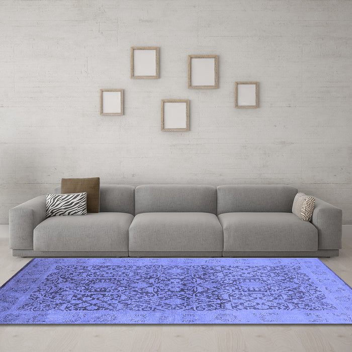 Machine Washable Oriental Blue Traditional Rug in a Living Room, wshurb877blu