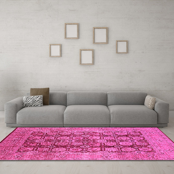 Machine Washable Oriental Pink Traditional Rug in a Living Room, wshurb880pnk