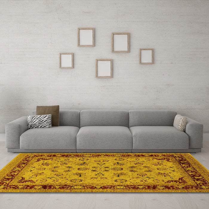 Machine Washable Oriental Yellow Traditional Rug in a Living Room, wshurb882yw