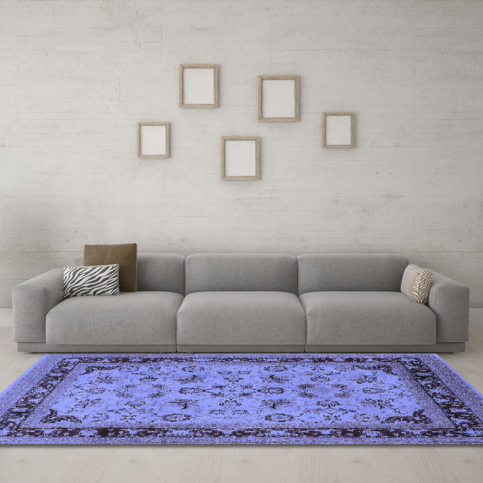 Machine Washable Oriental Blue Traditional Rug in a Living Room, wshurb882blu