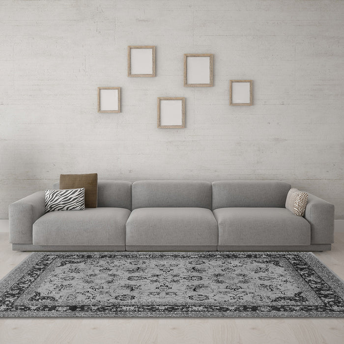 Machine Washable Oriental Gray Traditional Rug in a Living Room,, wshurb882gry