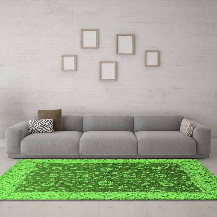 Machine Washable Oriental Green Traditional Area Rugs in a Living Room,, wshurb883grn