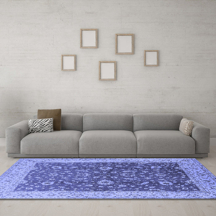 Machine Washable Oriental Blue Traditional Rug in a Living Room, wshurb883blu