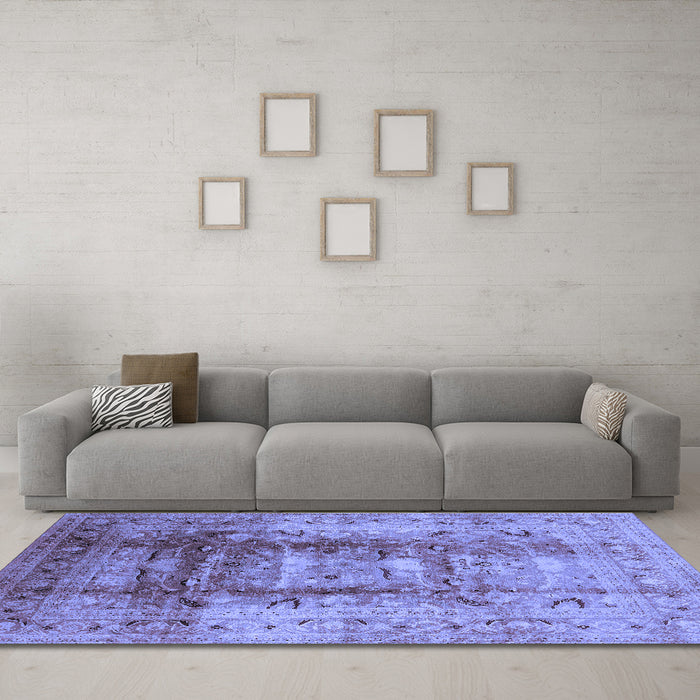 Machine Washable Oriental Blue Traditional Rug in a Living Room, wshurb884blu