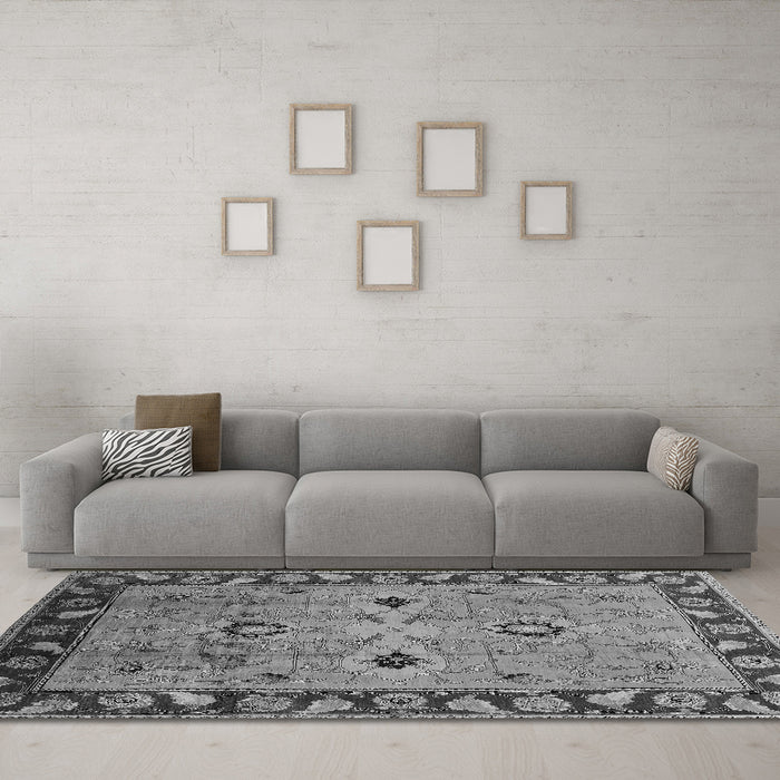 Machine Washable Oriental Gray Traditional Rug in a Living Room,, wshurb886gry