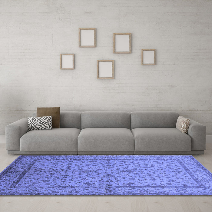 Machine Washable Oriental Blue Traditional Rug in a Living Room, wshurb889blu