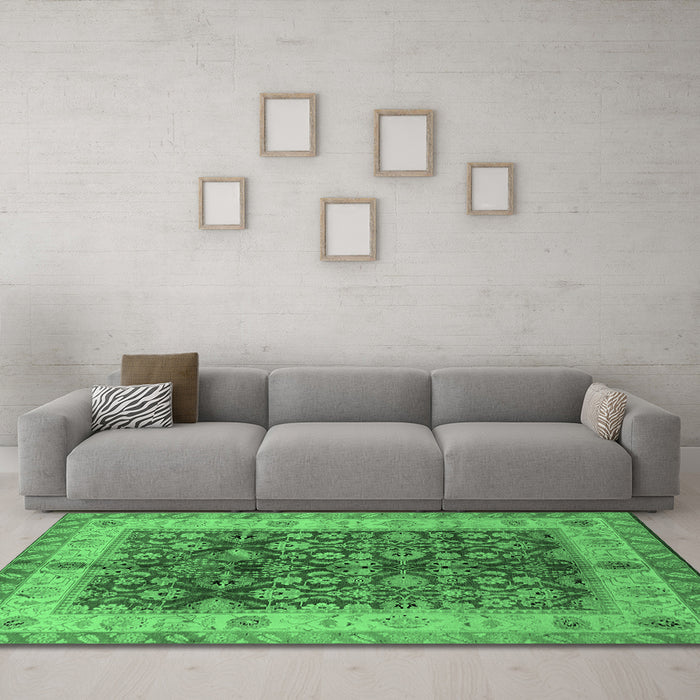 Machine Washable Oriental Emerald Green Traditional Area Rugs in a Living Room,, wshurb890emgrn
