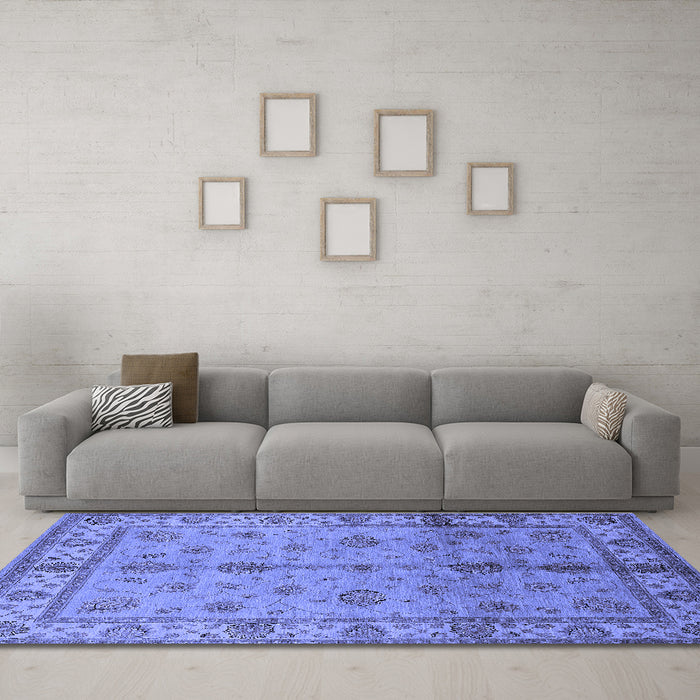 Machine Washable Oriental Blue Traditional Rug in a Living Room, wshurb891blu
