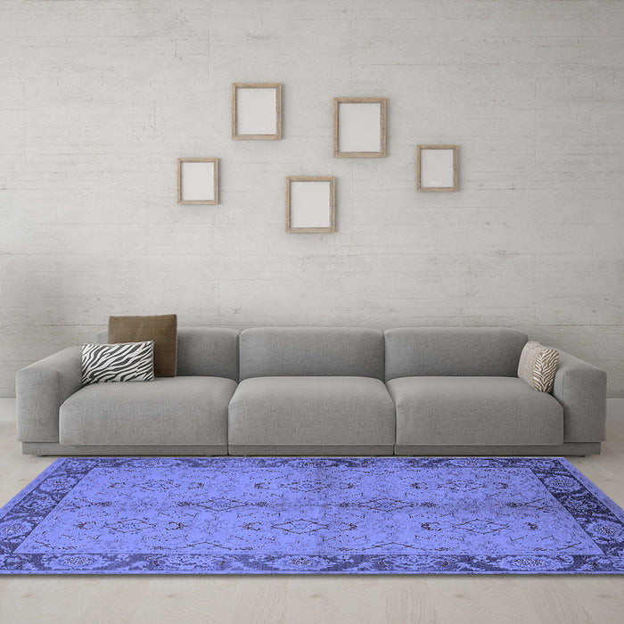 Machine Washable Oriental Blue Traditional Rug in a Living Room, wshurb892blu