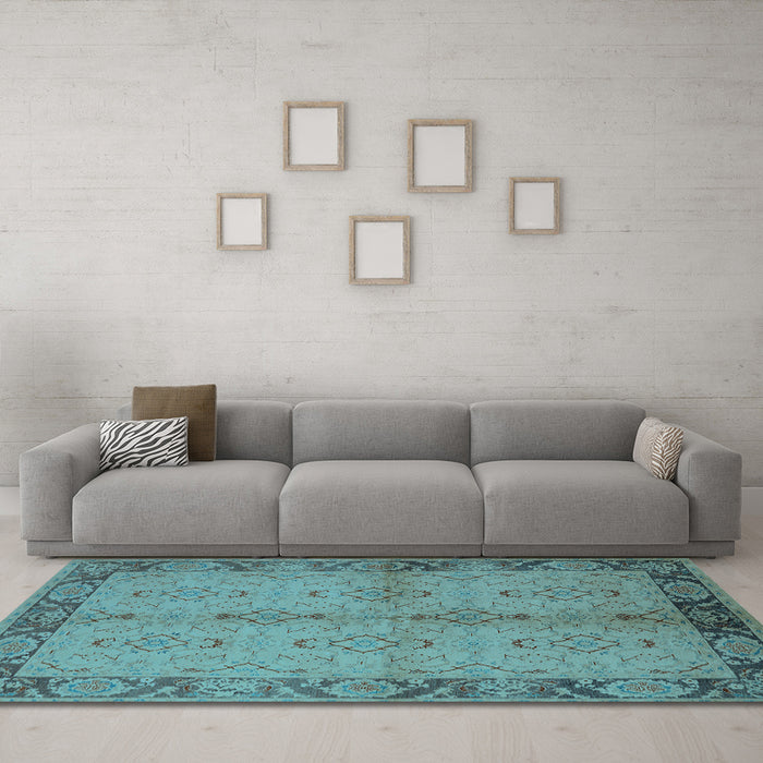 Machine Washable Oriental Light Blue Traditional Rug in a Living Room, wshurb892lblu