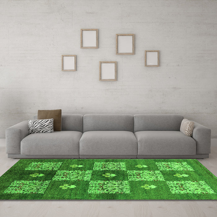 Machine Washable Oriental Green Industrial Area Rugs in a Living Room,, wshurb894grn