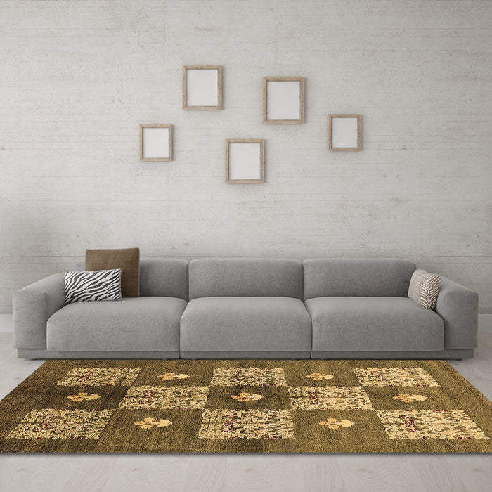 Machine Washable Oriental Brown Industrial Rug in a Living Room,, wshurb894brn
