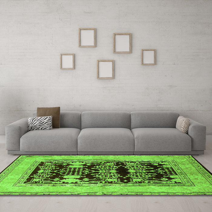 Machine Washable Oriental Green Industrial Area Rugs in a Living Room,, wshurb897grn