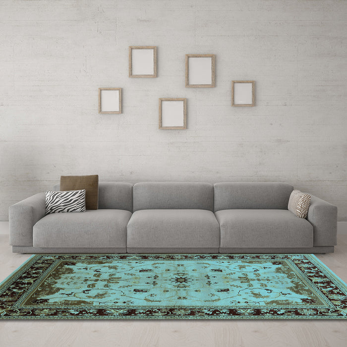 Machine Washable Oriental Light Blue Traditional Rug in a Living Room, wshurb901lblu