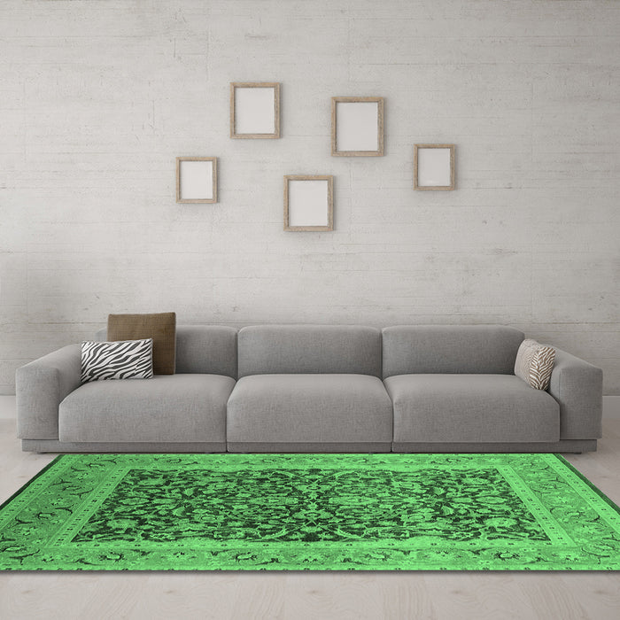 Machine Washable Oriental Emerald Green Industrial Area Rugs in a Living Room,, wshurb903emgrn