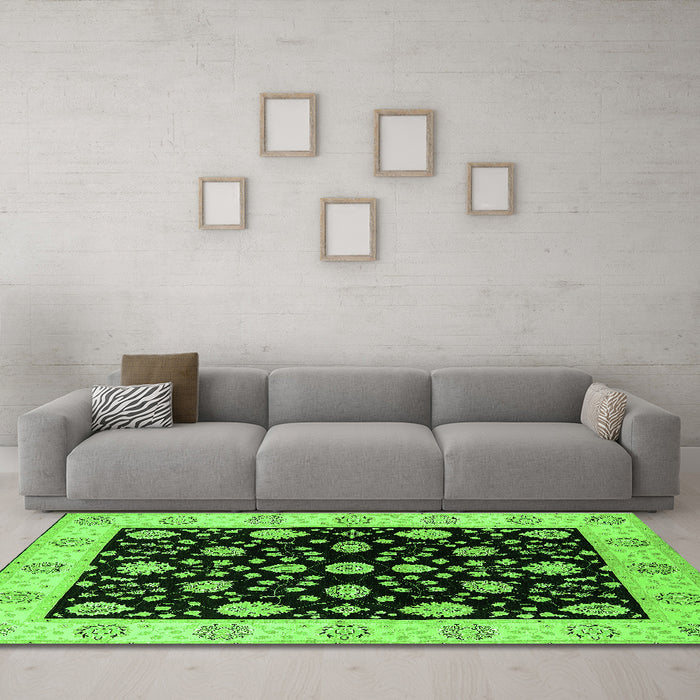 Machine Washable Oriental Green Traditional Area Rugs in a Living Room,, wshurb906grn