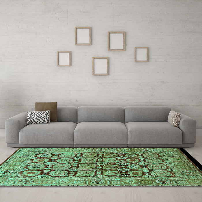 Machine Washable Oriental Turquoise Traditional Area Rugs in a Living Room,, wshurb909turq