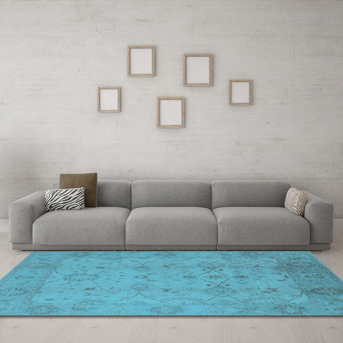 Machine Washable Oriental Light Blue Traditional Rug in a Living Room, wshurb910lblu