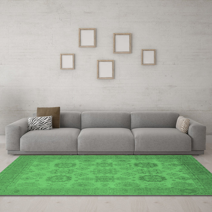 Machine Washable Oriental Emerald Green Industrial Area Rugs in a Living Room,, wshurb912emgrn