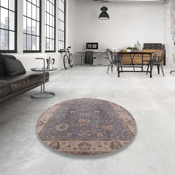 Round Mid-Century Modern Sandstone Brown Oriental Rug in a Office, urb918