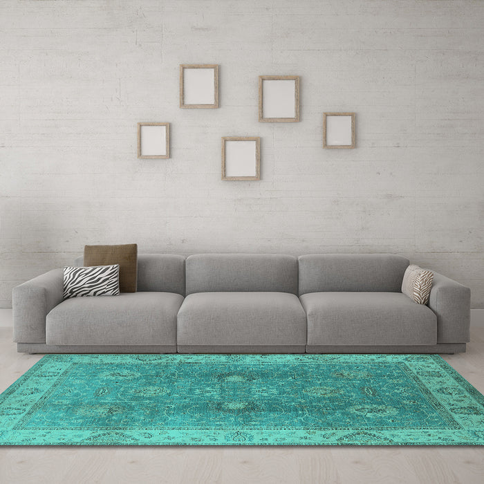 Machine Washable Oriental Turquoise Traditional Area Rugs in a Living Room,, wshurb918turq
