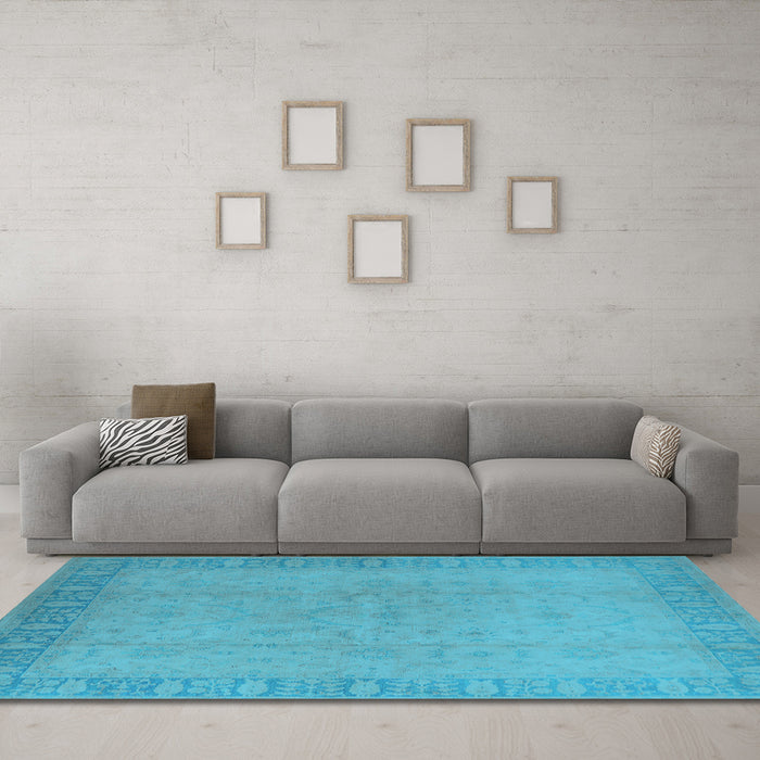 Machine Washable Oriental Light Blue Traditional Rug in a Living Room, wshurb920lblu