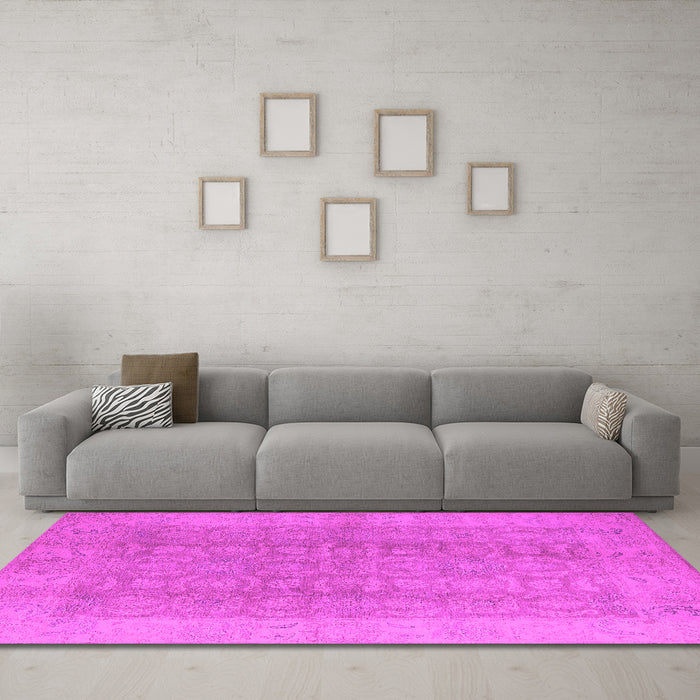 Machine Washable Oriental Pink Traditional Rug in a Living Room, wshurb921pnk