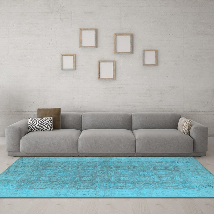 Machine Washable Oriental Light Blue Traditional Rug in a Living Room, wshurb921lblu