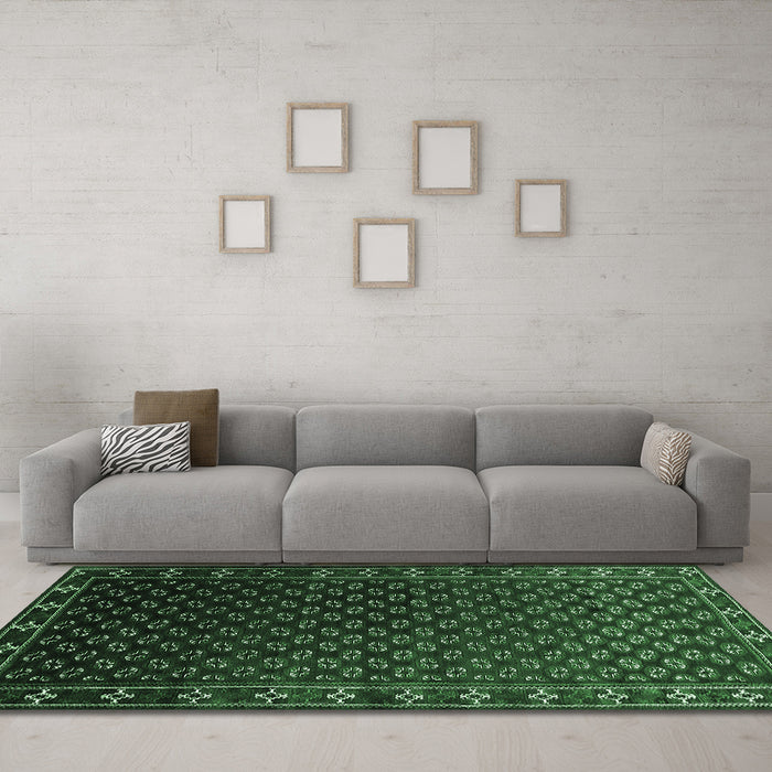 Machine Washable Oriental Emerald Green Industrial Area Rugs in a Living Room,, wshurb926emgrn