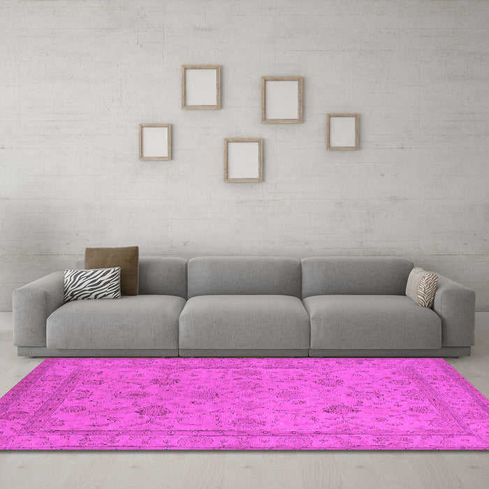 Machine Washable Oriental Pink Traditional Rug in a Living Room, wshurb930pnk