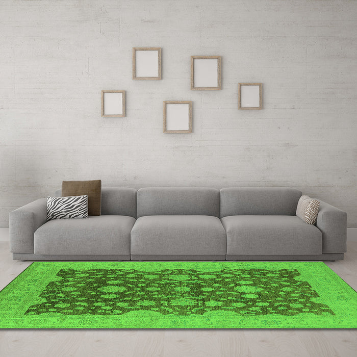 Machine Washable Oriental Green Industrial Area Rugs in a Living Room,, wshurb932grn