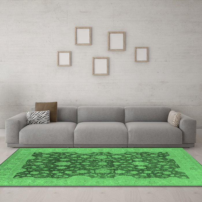 Machine Washable Oriental Emerald Green Industrial Area Rugs in a Living Room,, wshurb932emgrn